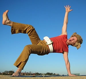 Happy Yoga with Guru Dudu