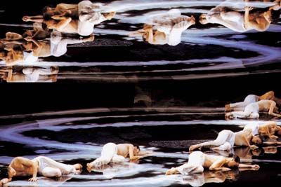 Moon Water | Cloud Gate Dance Theatre of Taiwan