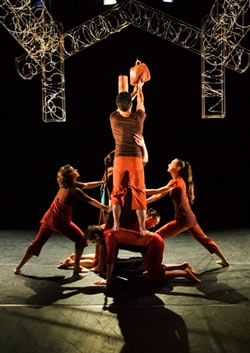 Ngai Tahu 32 | Atamira Dance Collective