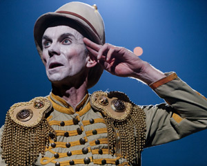 Edward Gant's Amazing Feats of Loneliness