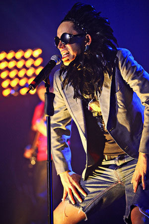 Young, Hard and Solo | iOTA