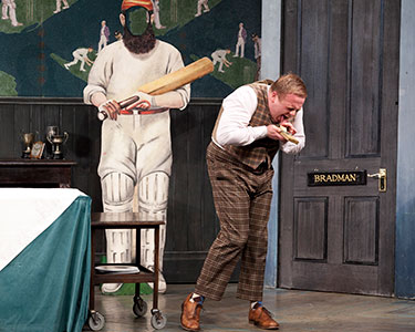 One Man, Two Guvnors | National Theatre of Great Britain