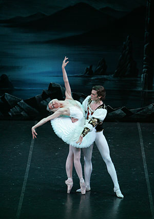 Swan Lake | St Petersburg Ballet