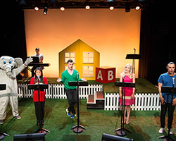 Happy People in Concert | Working Management